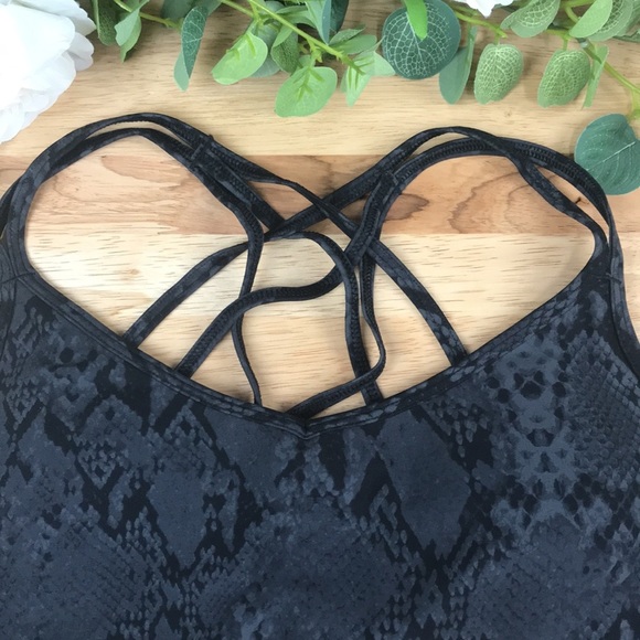 Dkny Sport Women's Snake-Embossed Sports Bra - Picture 2 of 5